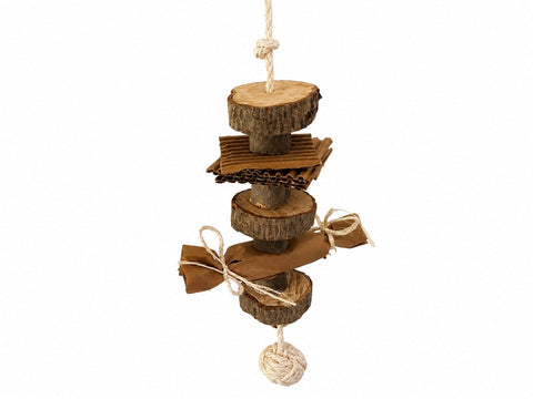 Juguete natural para loros de laurel, cartón, papel kraft y cuerda de sisal