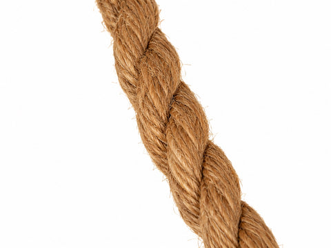 Detalle de la textura y trenzado de cuerda de yute natural de 12 mm