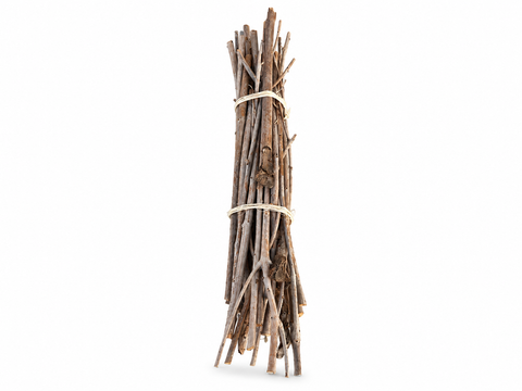 Haz vertical de palitos naturales secos de olivo para forrajeo de aves